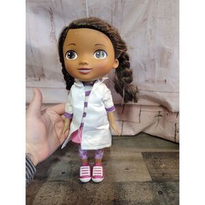 Disney Junior Doctor Mcstuffin veterinarian doll toy